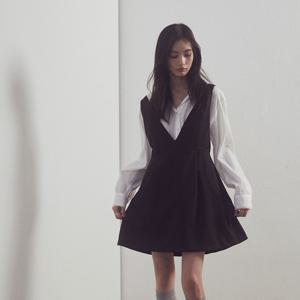 Pinstripe V-neck dress_Black