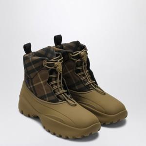버버리 체크 패턴 트레킹 앵클 부츠 8097178163868 C1469