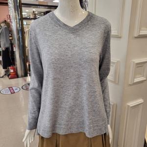 [BCBG] 비씨비지 봄24 슬릿 V넥 니트 B4A2K413