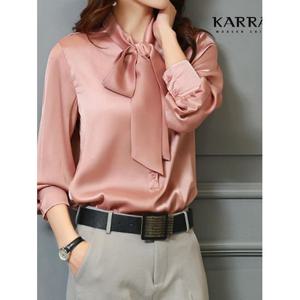 [카라]KARRA 새틴글로시리본블라우스_A4S0250