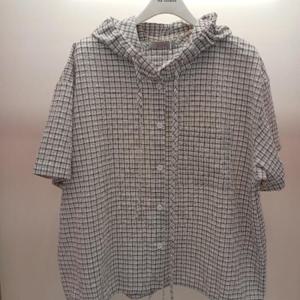 Latium HC06 품넉넉한 지지미 느낌 앞오픈 후드 반팔 체크 점퍼형 면셔츠블라우스 T2523bl47I