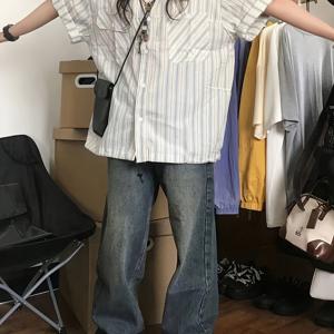 TEMU 여성 캐주얼 여름 셔츠 - 편안한 핏, 짧은 소매, 버튼업 상의, 포켓, 라이트 블루 및 화이트 수직 , 캐주얼 의상에 완벽, 캐주얼 여름 상의 | 패턴 | 짧은 소매 셔츠|블라우스|여름블라우스|여성블라우스