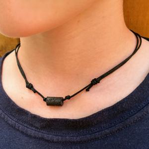 TEMU 1개 남성용 조절 가능한 블랙 스톤 목걸이 - 에센셜 오일 디퓨저 펜던트, 해변 및 캐주얼 착용용 남성적 꼰 끈, 천연 무코팅 스톤 주얼리