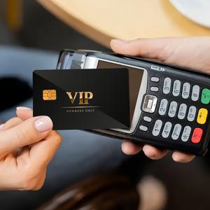 TEMU 블랙 골든 VIP 테마 스티커 4개 세트, 내구성이 뛰어난 블랙 골든 VIP 신용카드 스티커, 고급 PVC 소재로 제작된 방수 및 긁힘 방지 프라이버시 스티커, 신용카드, 교통 카드, 직불카드, 열쇠 등 다양한 용도에 적합한 카드 커버, 은행 카드를 보호하는 크리스마스 데이 작은 선물, 파티 선물, 추수감사절, 크리스마스, 휴일 파티 선물