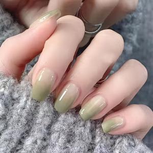 TEMU 24pcs 봄/여름 올리브 그린 그라데이션 자연적인 중간 길이 착용 가능한 손톱 신선한 그라데이션 그린 성격 달콤한 패션 트렌디한 백색 몸통 인조 손톱 스티커 패치