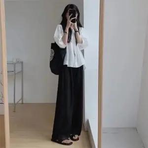 루즈핏셔츠 와이드팬츠 미니멀룩 위클리투피스