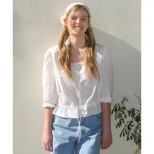 썸웨이버터 SOMEWHEREBUTTER Anne Ribbon Blouse - Ivory S5SBL01IVF 173839