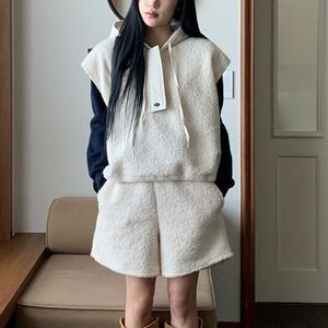 컬리수 양털 울기모 후드 조끼 반바지 세트_W3721