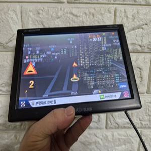 중고 현대웰슨 W7-600DN 지니맵 3D 16GB 8인치 내비게이션
