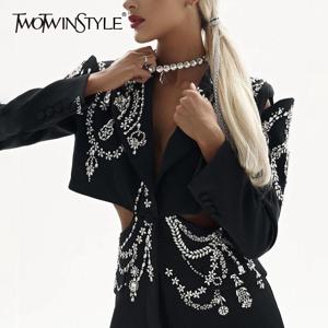 TWOTWINSTYLE 빈 아웃 패치 워크 다이아몬드 블레이저 여성용 노치 칼라 긴 소매 접합 버튼 기질 블레이저 여성