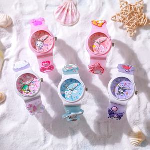 여름 Kt 고양이 시계 Kawaii 애니메이션 주변기기 Cinnamoroll 헬로 키티 Kuromi 귀여운 서프라이즈 패션 키즈 절묘한 시계 장난감 선물