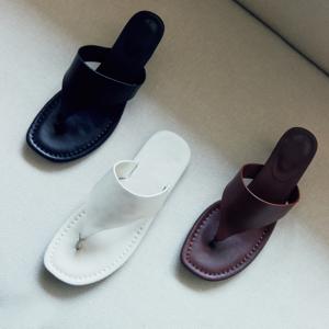 [리퍼브][정상가 139,000원] 3Colors 카우레더 와이드 레더 샌들 I KM398