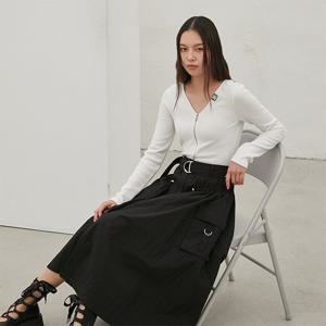 [에고이스트]라벨 포인트 V넥 골지 슬림 티셔츠 (EQ4CL962)