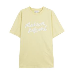 메종키츠네 남성 핸드라이팅 로고 반팔티셔츠 옐로우 MM00101KJ0118 P712