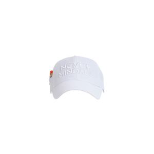네버마인드올 엠보싱 레터링 볼캡 모자_NU00EAC035WH