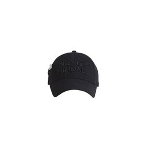 네버마인드올 엠보싱 레터링 볼캡 모자_NU00EAC035BK