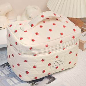 TEMU 귀여운 체리/딸기 패턴 여성용 메이크업 파우치, 대용량 퀼트 여행 정리함 - 화장품 및 세면도구 수납 가능, 립스틱·생리대·동전·열쇠 등 보관에 적합. 학교, 일상, 여행 필수 아이템으로 완벽한 다목적 휴대용 가방. 발렌타인데이와 어머니날 선물로 딱!|파우치|립스틱|화장품정리함