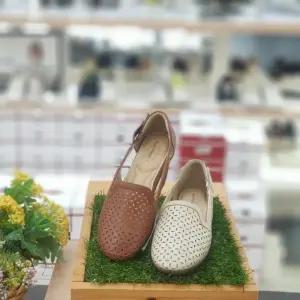허시피피 세이브존04 여성컴포트세미캐주얼펀칭슬링백단화샌들3CM 아이보