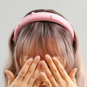 슈슈앤 새틴 볼륨 헤어밴드 세련진주 머리띠 (핑크)