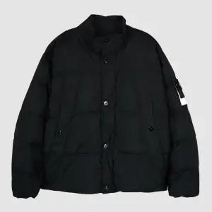 스톤아일랜드 25FW 크링클랩스 와펜 패딩 블랙 K2S15 4100010 S0A23 V0029
