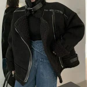 여성 폴라넥 스트랩 무스탕 버클 힙무드 자켓