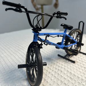 1:8 미니 모델 합금 자전거 주차 랙 다이 캐스트 장식 금속 산 손가락 블루 자전거 시뮬레이션 선물 장난감 소년