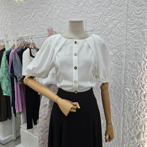 [샤틴]소매 볼륨 단추 포인트 블라우스 (S242B267)_DG