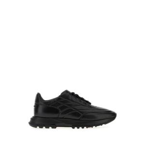 GIVENCHY Black leather Trainers sneakers BH00AYH1WH 001