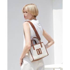 닥스 액세서리 25FW 서머시즌오프DD CANVAS 베이지 DD로고 가죽배색 캔버스 북토트 DCBA5F973I2
