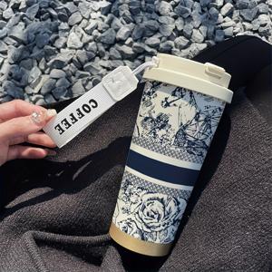 TEMU 530ml 대용량 보온병 - 네이비 블루 장미 디자인의 우아한 텀블러, 이중벽 스테인리스 스틸 여행 머그컵, 누수 방지 뚜껑 & 빨대 포함 - 뜨겁거나 차가운 음료를 오래 유지, 사무실/캠핑/선물용 (라마단, 크리스마스, 추수감사절) - 미끄럼 방지 그립, 세련된 디자인