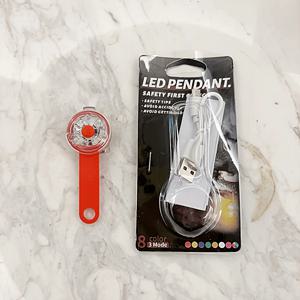 TEMU 1개 USB 충전식 LED 애완동물 목걸이 조명 - 개와 고양이를 위한 조절 가능한 실리콘 안전등 (빨강/흰색/파랑/주황색) - 야간 산책, 하이킹, 여행용 분실 방지 조명 - 내구성 있고 편안한 펫 액세서리, 강아지 목걸이 라이트, 하이킹 장비, 생생한 디스플레이, 편안한 착용감, 개 이름 태그, 강아지 목걸이, 강아지 액세서리