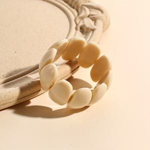 TEMU 여성 패션 브레이슬릿 캔디 컬러 시리즈 기하학적 불규칙한 디자인 브레이슬릿 탄성 스트레치 컬러풀한 넓은 브레이슬릿 여성 학생 소녀 일상 매칭 파티 모임 반찬 여행 의류