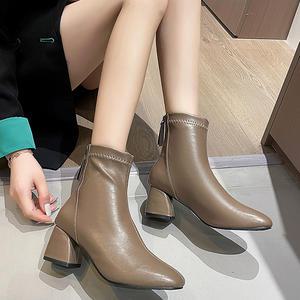 라운디 심플 앵클부츠 여성 미들 힐 레더 부츠 체이651