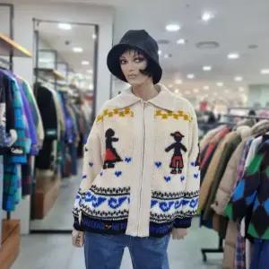 베네통/애플아울렛/니트 카라 배색 콜린  부클 점퍼/BAJPA3461