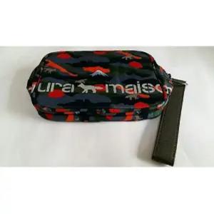 슈에무라 밀리터리 카모 파우치