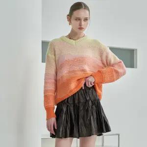 [르니앤맥코이]유니크 비비드 루즈핏 라운드 니트 MK02KN311FJJ