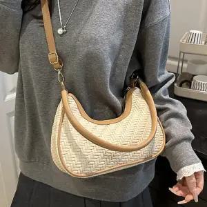 [다잇템] 여자 가죽 크로스 스트랩 위빙패턴 호보 미니백