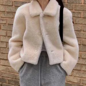 부드러운 양털 소재의 귀여운 뽀글이 카라 자켓 (WFJY7ZU)