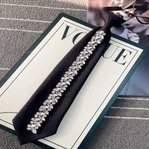 독창적인 틈새 디자인, 반짝이고 우아한 라인스톤 장식, 조절 가능한 넥타이 및 넥타이, 봄과 여름, 파티, 축제의 소녀와 숙녀 데이트 및 셔츠에 적합