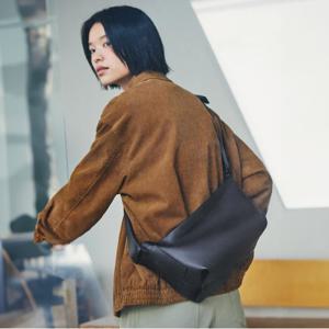 빈폴ACC Less Bag_2 스몰 가죽 크로스백 - 브라운 BE59D2M34D