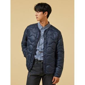 [자주]네이비 남 BETTER_다운필 물결 퀼팅 라이트 점퍼 J302401005