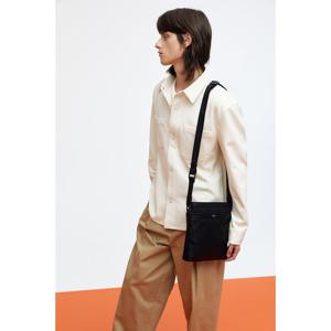 [헤지스ACC] 블랙 가죽 크로스백 HJBA4E172BK