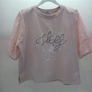 Latium HC06 자수레이스 소매배색 옆트임 언발 라운드 5부반팔 티블라우스 T2523ts27P