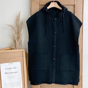 샵앤) 여성 빅포켓 단추여밈 후드 롱 니트 조끼 DGB-WVS-4781-블랙