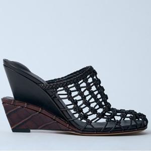 25 FW 자크뮈스 Les Doubles Tressees 핸드우븐 웨지힐 샌들 25E251FO165 4301