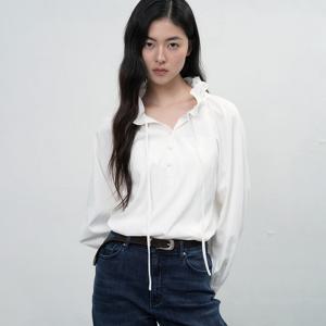 WOMAN 루즈핏 프릴 카라 블라우스 [WHITE] / WBE3L03504