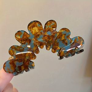 TEMU 1개 우아한 프렌치 스타일 헤어 클립 - 블루 & 골드 액센트가 있는 큰 꽃 헤어핀, 업스타일, 포니테일, 번 스타일을 위한 강력한 고정력 - 결혼식, 파티, 웨딩 헤어 액세서리, 파티 헤어피스, 세련된 헤어피스, 레진 헤어피스에 적합