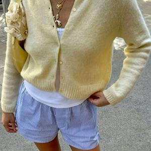 TEMU 여성용 스트레치 롱 슬리브 가디건 - 오픈 프론트 버튼업 솔리드 컬러 디자인, 고탄력 경량 봄/가을 레이어링, 캐주얼 시크 오피스웨어, 다재다능한 레이어링 피스, 편안한 핏, 세련된 스타일, 통기성 소재, 버튼업 스웨터, 봄 시즌 아우터웨어