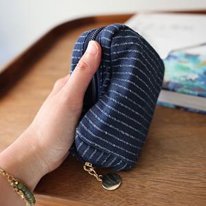 TEMU 여성용 귀여운 미니 휴대용 메이크업 백, 주얼리, 시계, 립스틱, 은행 카드 & 이어폰을 보관할 수 있는 포켓과 구획이 있는 컴팩트 오거나이저, 여행 필수품,일일 정리함,트렌디한 액세서리,스타일리시 파우치,가벼운 가방,내구성 있는 원단,이어폰 보관함,온더고 스토리지,패션 애호가|립스틱