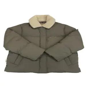 [스노우피크] 여성 카라 부클넥 헤비 다운 자켓 Dark Khaki  S25WWG-DJ57 DK